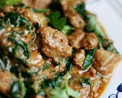 AGNEAU AUX ÉPINARDS